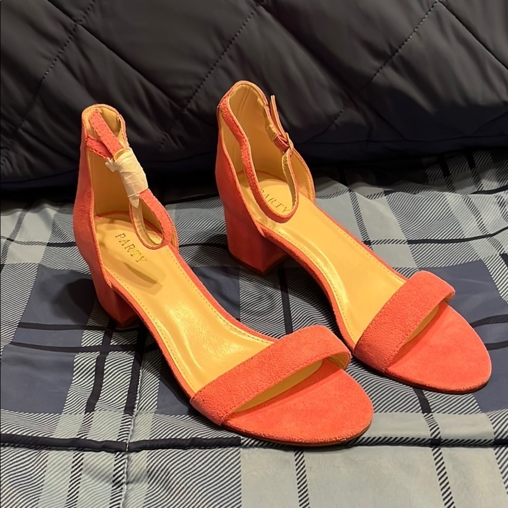 New Pink Suede Block Heel Sandals size 9